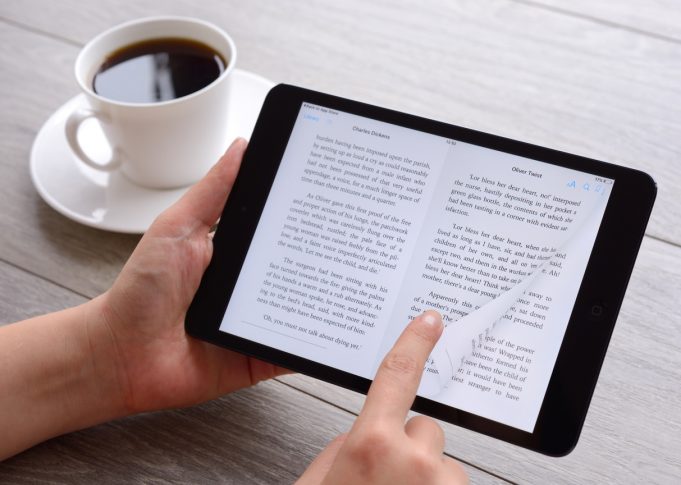 reading ebook with coffee