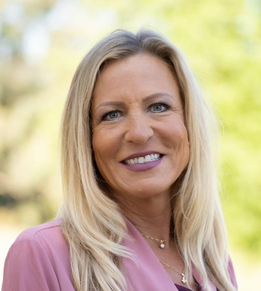 Picture of employee Debbie Ramos